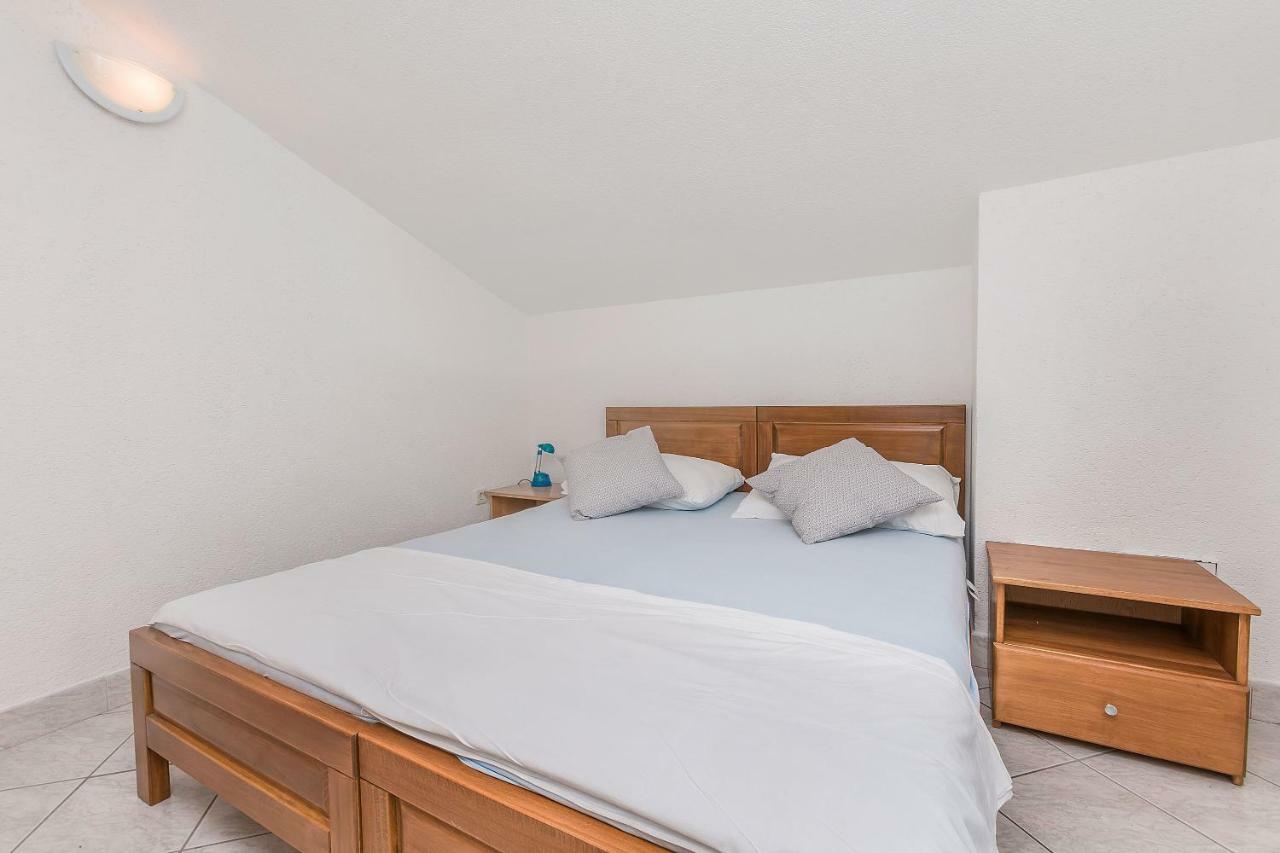 Apartma Luca *