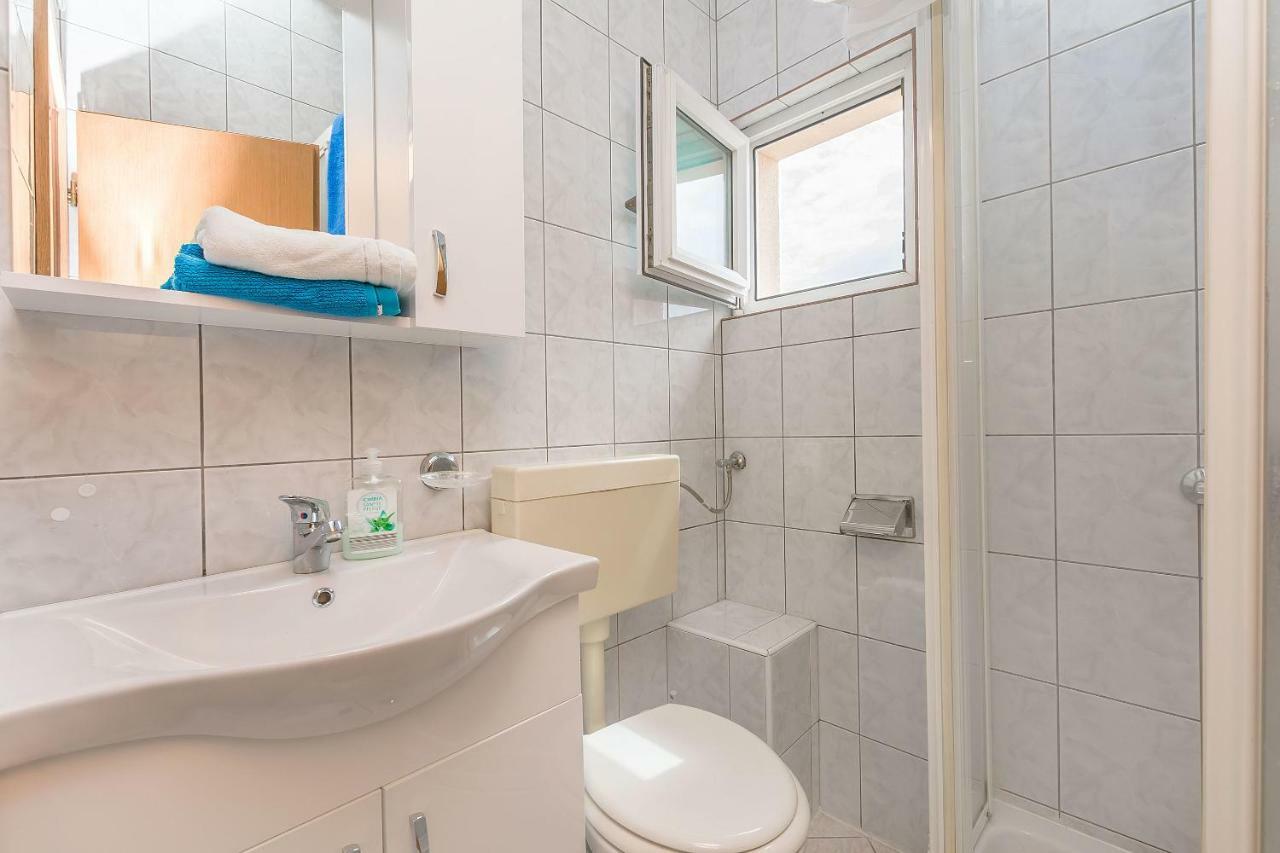 Apartma Luca Omis